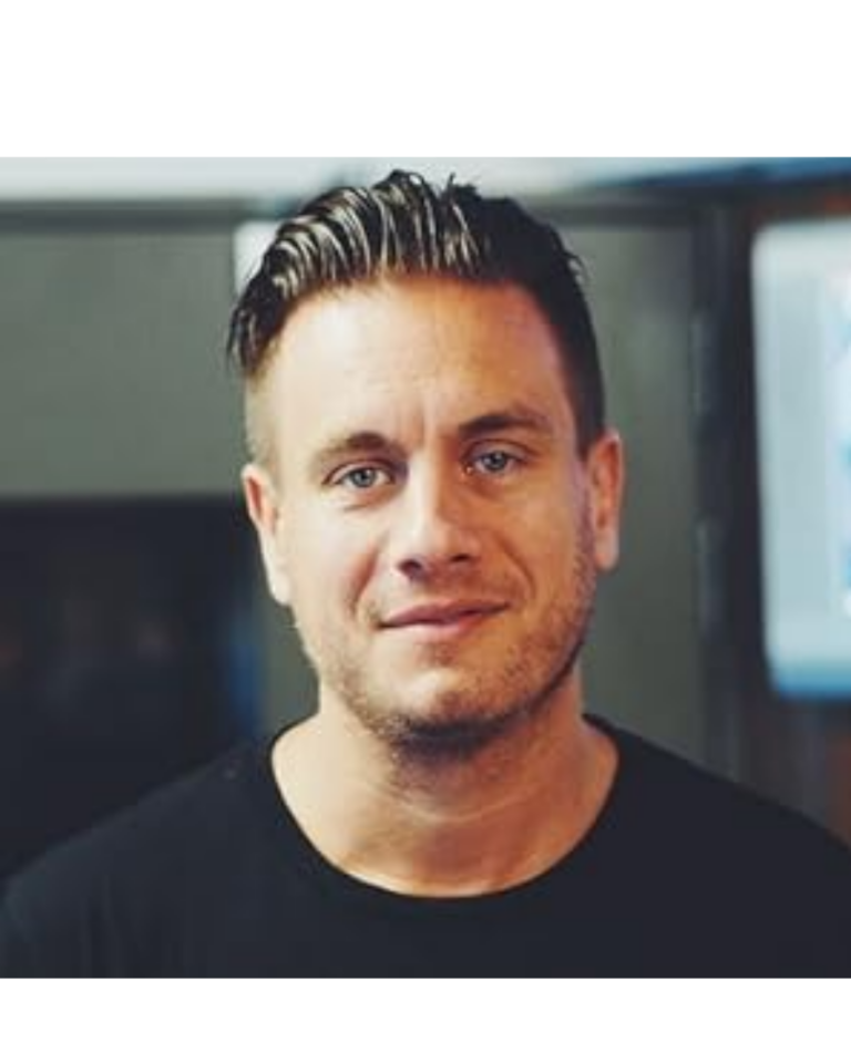 Author Simon Dell